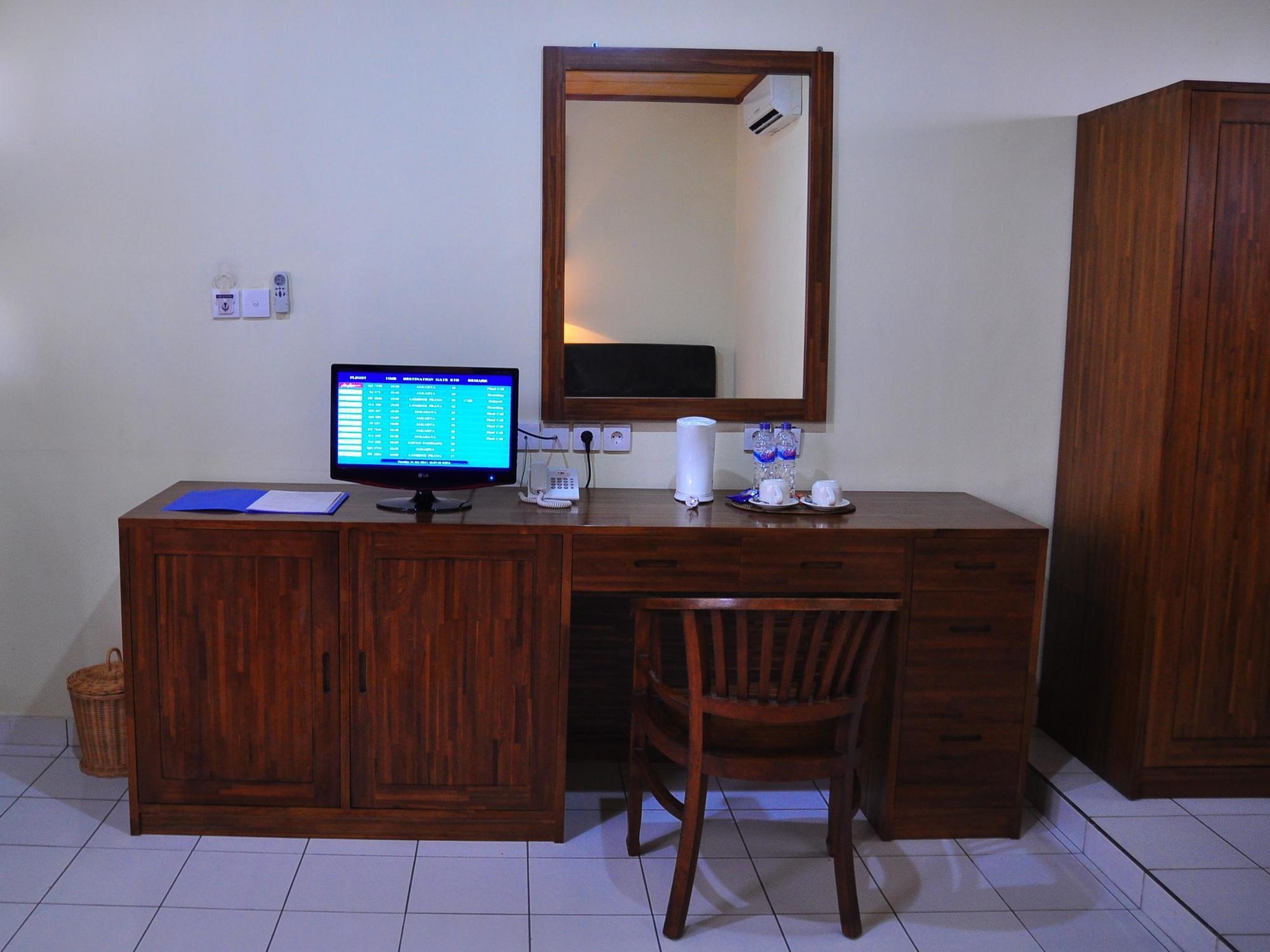 Si Doi Hotel Legian Kuta  Exterior photo